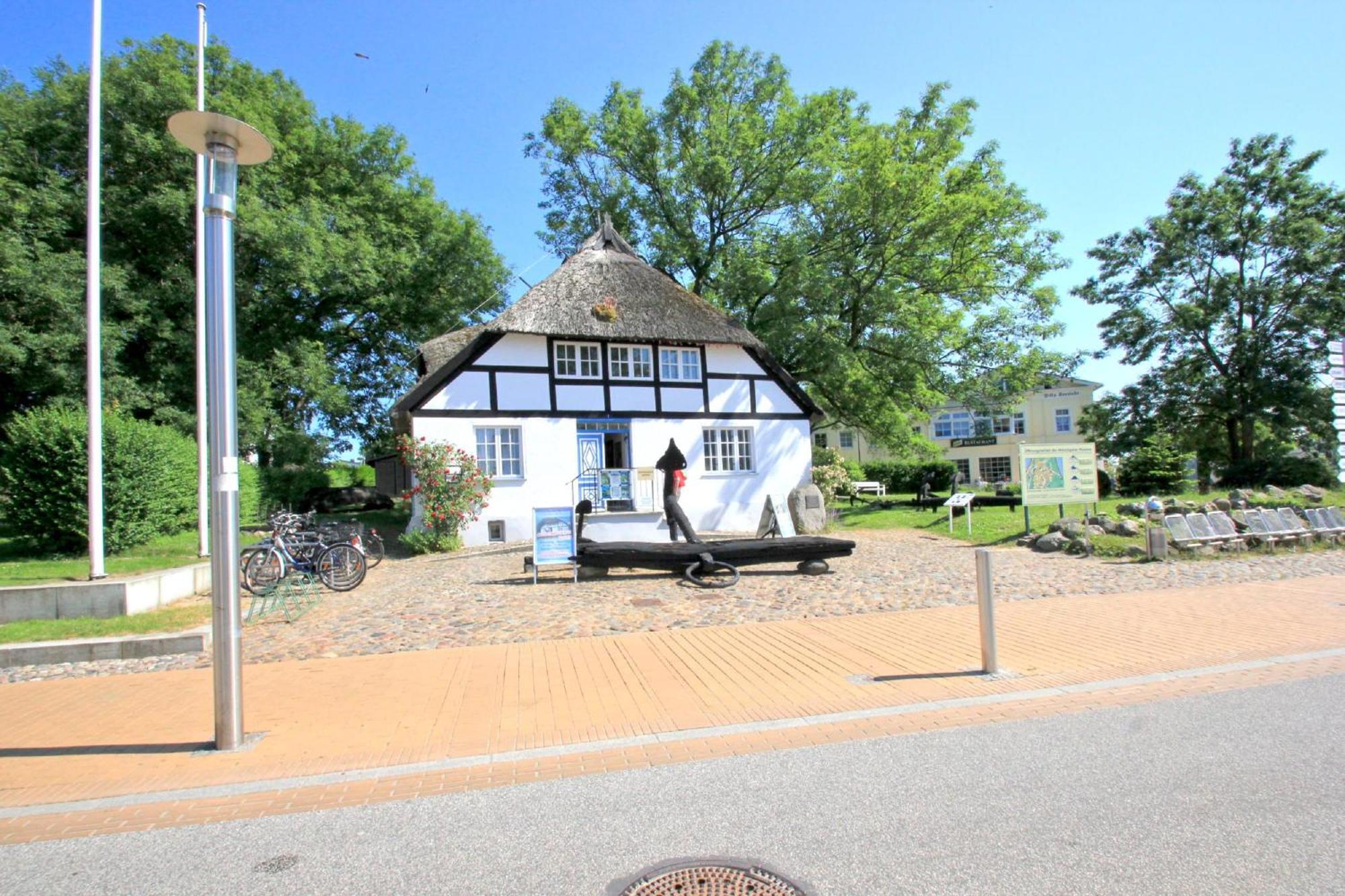 Fewo Mit Terrasse, Gratis Nutzung Vom Ahoi Erlebnisbad Und Sauna In Sellin - Haus Blick Zur See Fewo 13 Goehren  Eksteriør billede